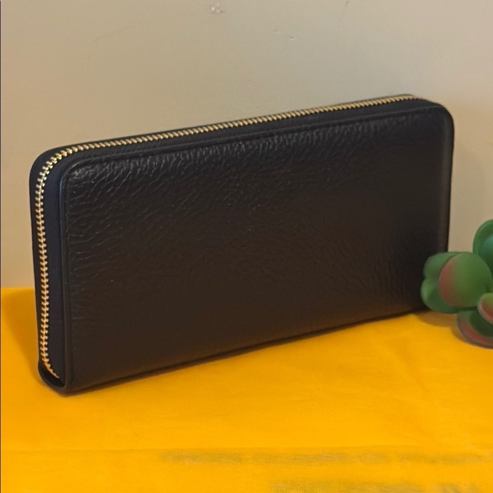 NEW✨Valentino Continental Leather Zip Wallet by Mario Valentino - Picture 5 of 10